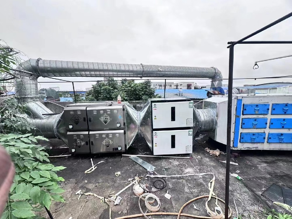 油煙凈化器選購指南：性能、價(jià)格與服務(wù)都需要怎么平衡呢？